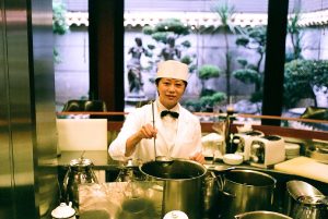 イノダコーヒ三条支店 副店長 中川依美